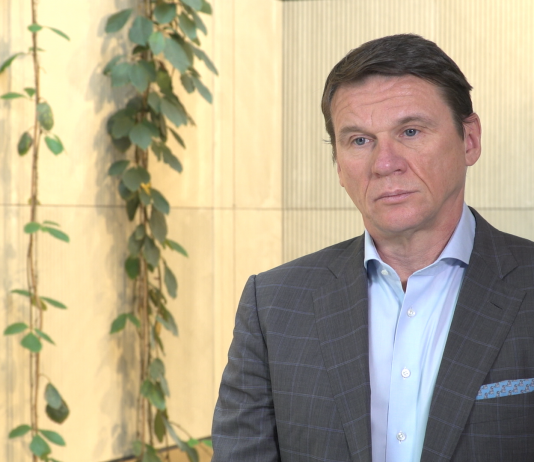 Nowa polityka energetyczna Polski zakłada przyspieszenie inwestycji w OZE. Coraz więcej firm chce przechodzić na zieloną energię