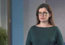 Polacy zaczynają dbać o cyfrową higienę. Co dziesiąty unika korzystania z telefonu przed snem, co piąty ogranicza liczbę powiadomień