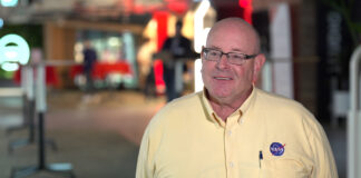 Długa kolejka chętnych na turystyczne loty w kosmos. Ceny biletów wciąż wymagają grubego portfela, ale będą coraz niższe