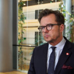 Europejski Rzecznik Praw Obywatelskich co roku pomaga tysiącom Europejczyków. Wiele skarg dotyczy migracji i wdrażania AI